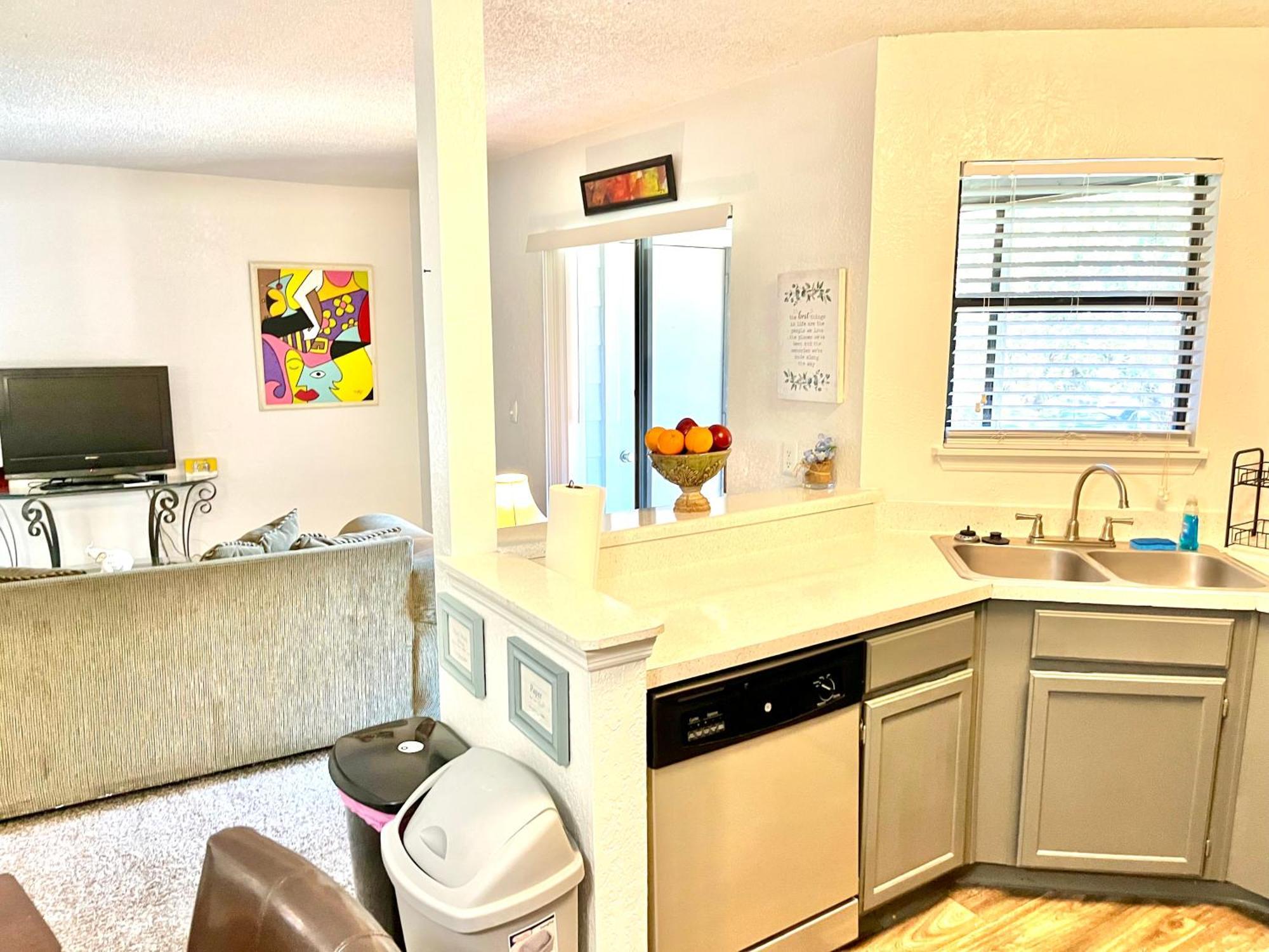 Daytona 2 Bed Apartment 10 Minutes To Beach With Balcony Port Orange Luaran gambar